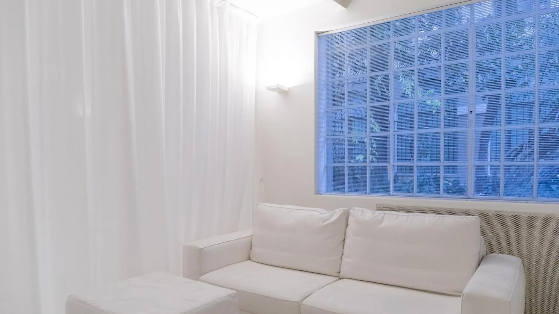 Sant'Agnese Atelier Apartment Milan